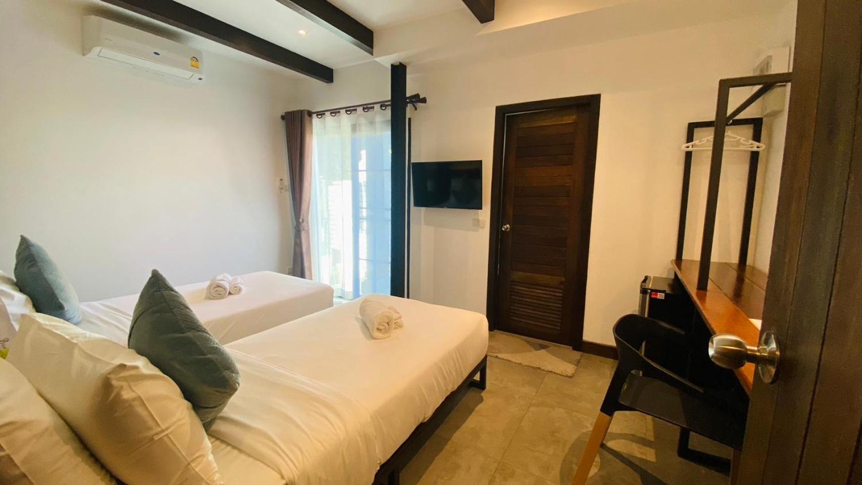 The Eight Ratvithi House Hotel Chiang Mai Exterior photo