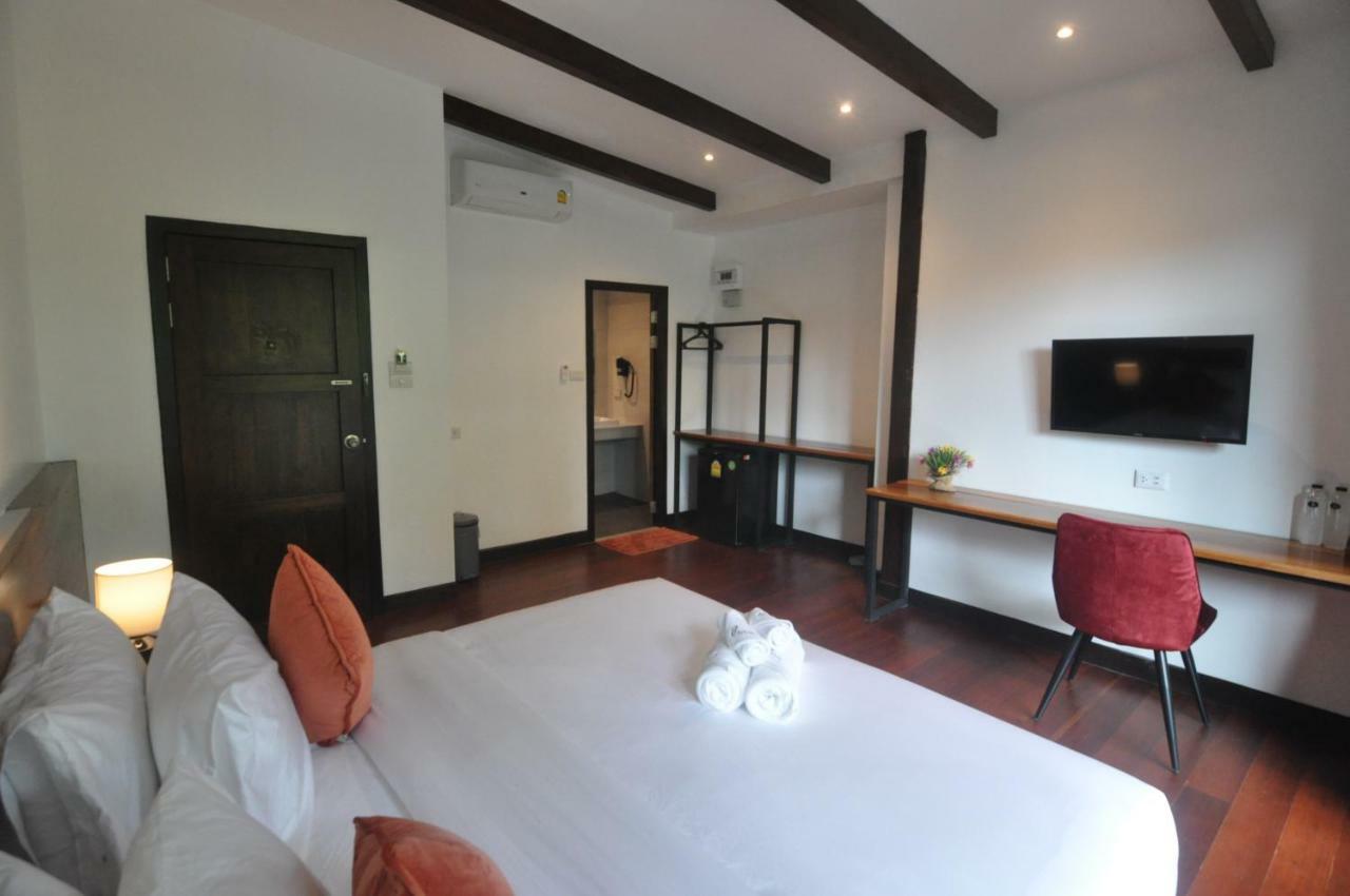 The Eight Ratvithi House Hotel Chiang Mai Exterior photo