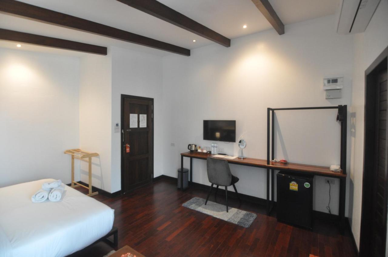 The Eight Ratvithi House Hotel Chiang Mai Exterior photo
